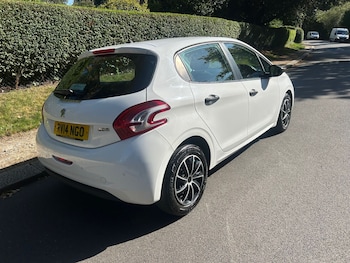 Used Peugeot 208 2014 for sale - 75539198: Photo