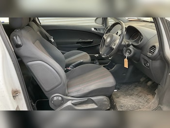 Used Vauxhall Corsa 2010 for sale - 76412411: Photo