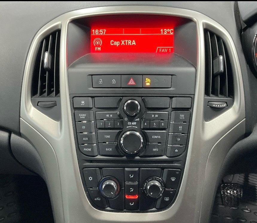 Used Vauxhall Astra 2011 for sale - 77314150: Photo 10