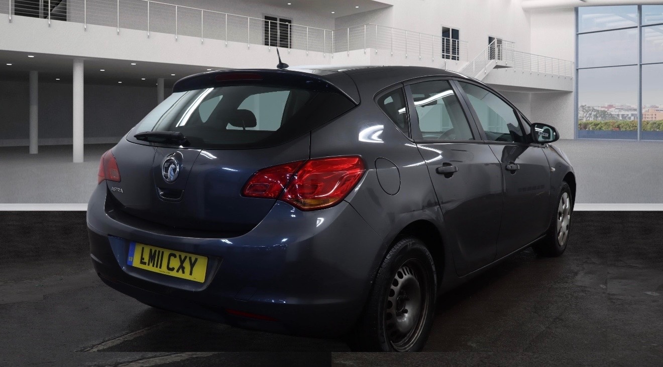 Used Vauxhall Astra 2011 for sale - 77314150: Photo 4