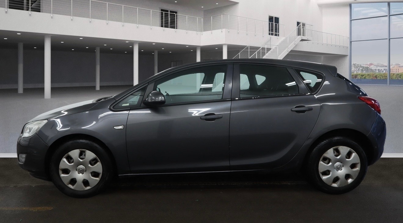 Used Vauxhall Astra 2011 for sale - 77314150: Photo 6