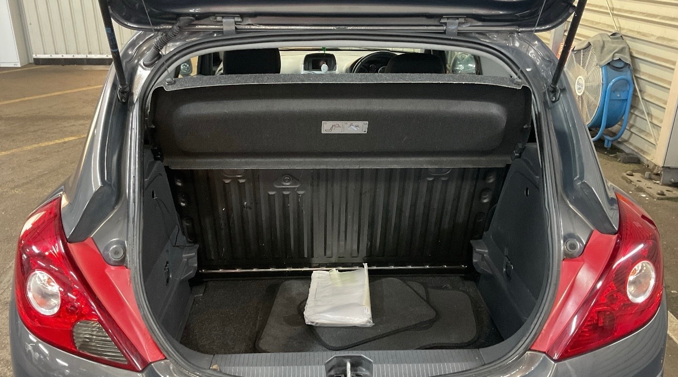 Used Vauxhall Corsa 2013 for sale - 77478257: Photo 3