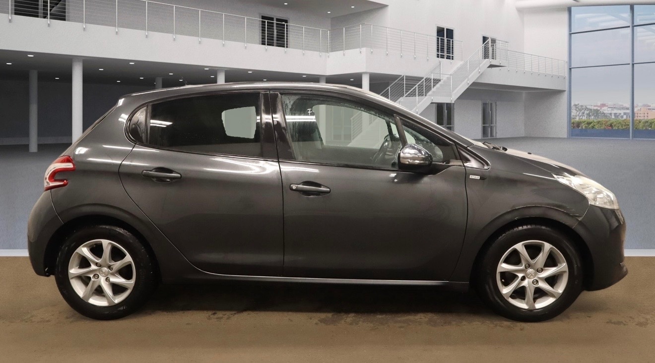 Used Peugeot 208 2014 for sale - 77478292: Photo 5
