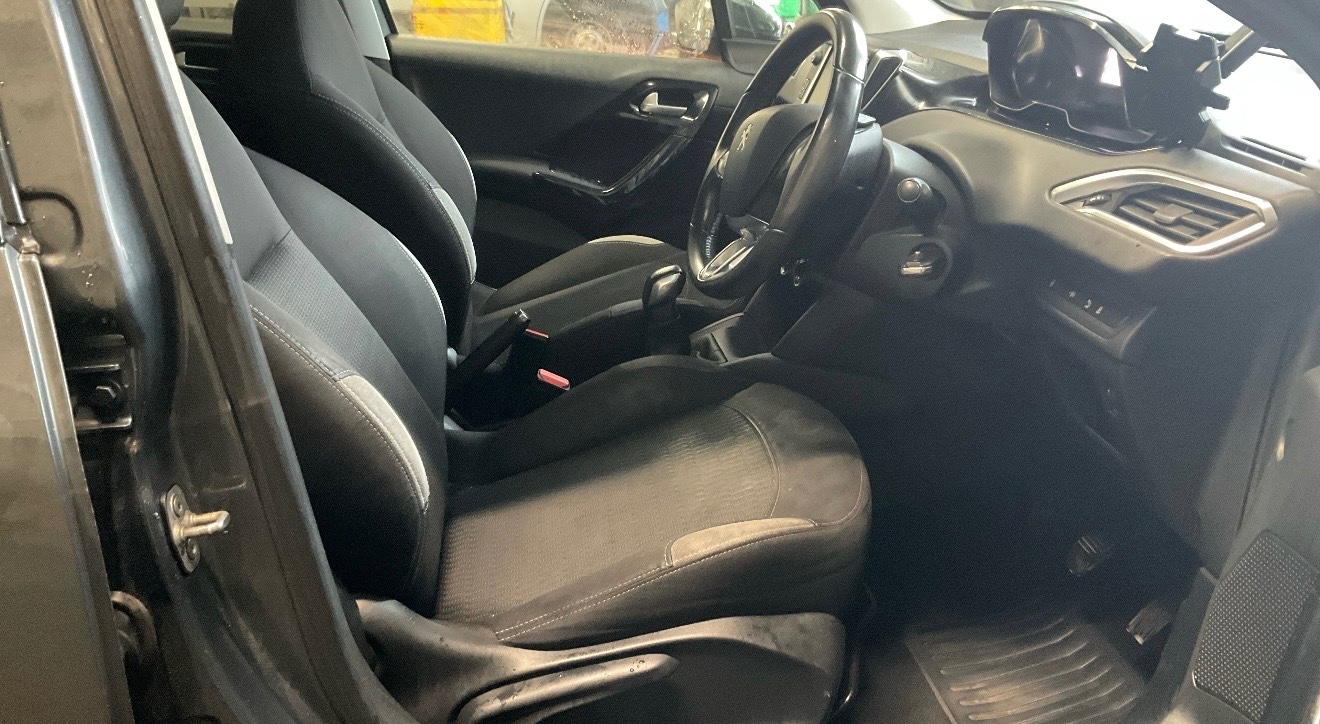 Used Peugeot 208 2014 for sale - 77478292: Photo 9