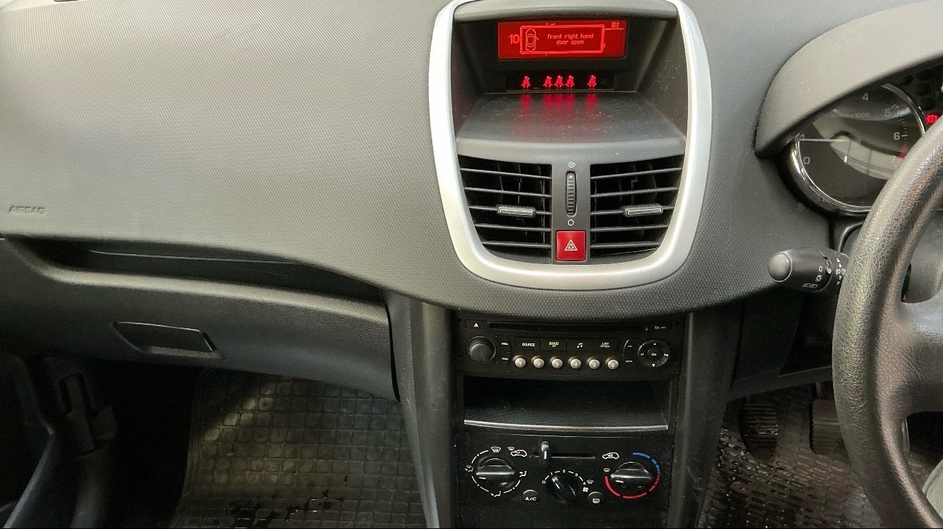 Used Peugeot 207 2009 for sale - 77137752: Photo 7