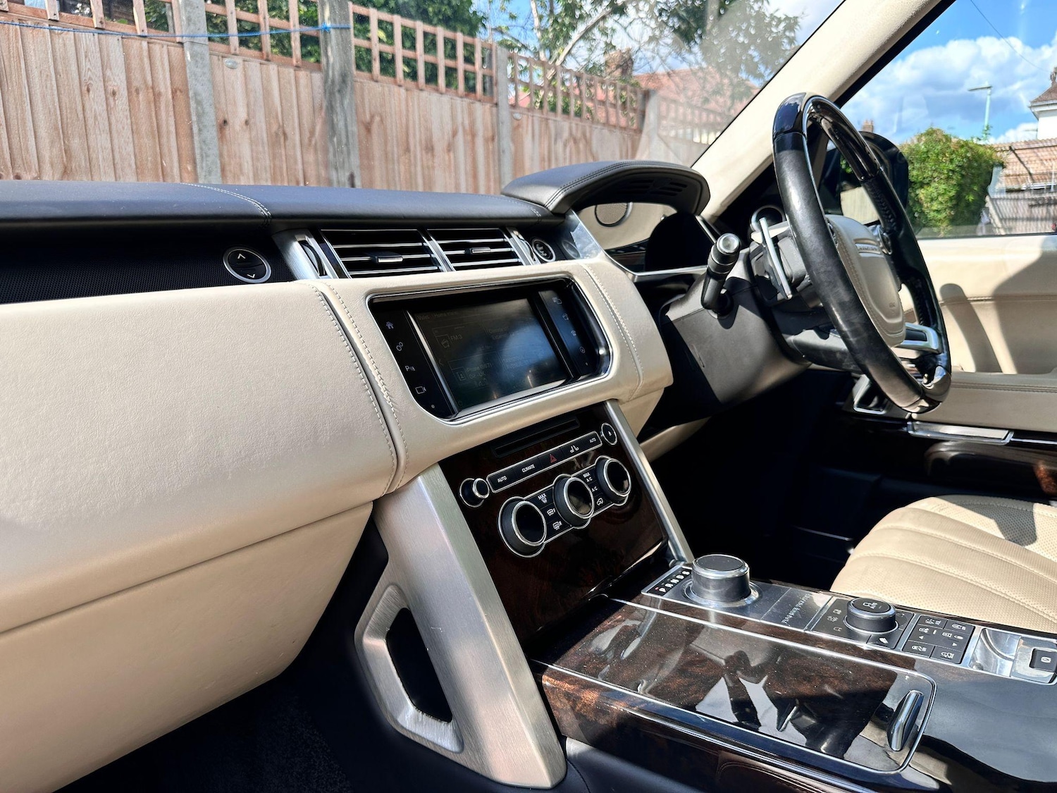 Used Land Rover Range Rover 2015 for sale - 76937666: Photo 10