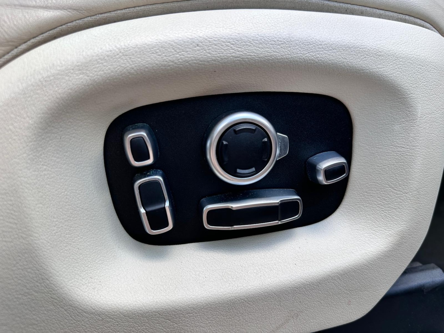 Used Land Rover Range Rover 2015 for sale - 76937666: Photo 7