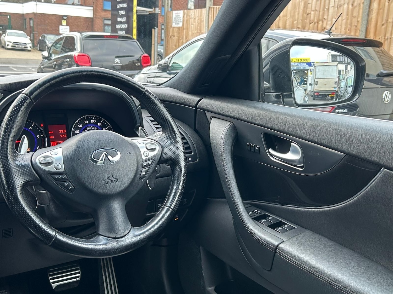 Used Infiniti FX 2011 for sale - 76697879: Photo 21