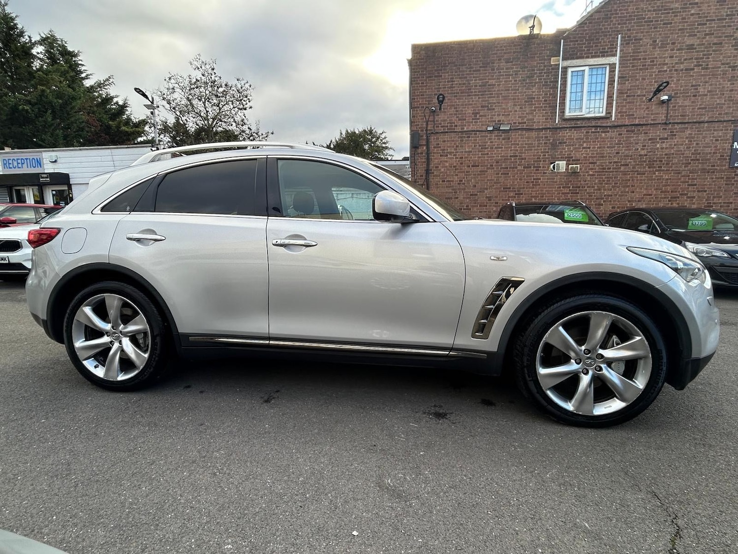 Used Infiniti FX 2011 for sale - 76697879: Photo 3