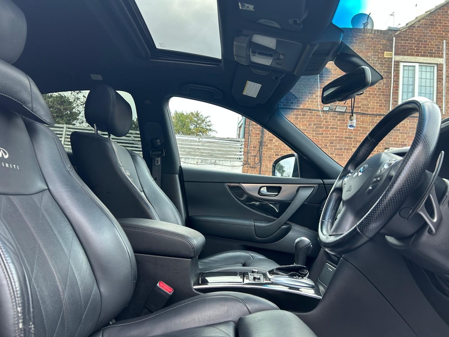 Used Infiniti FX 2011 for sale - 76697879: Photo 32