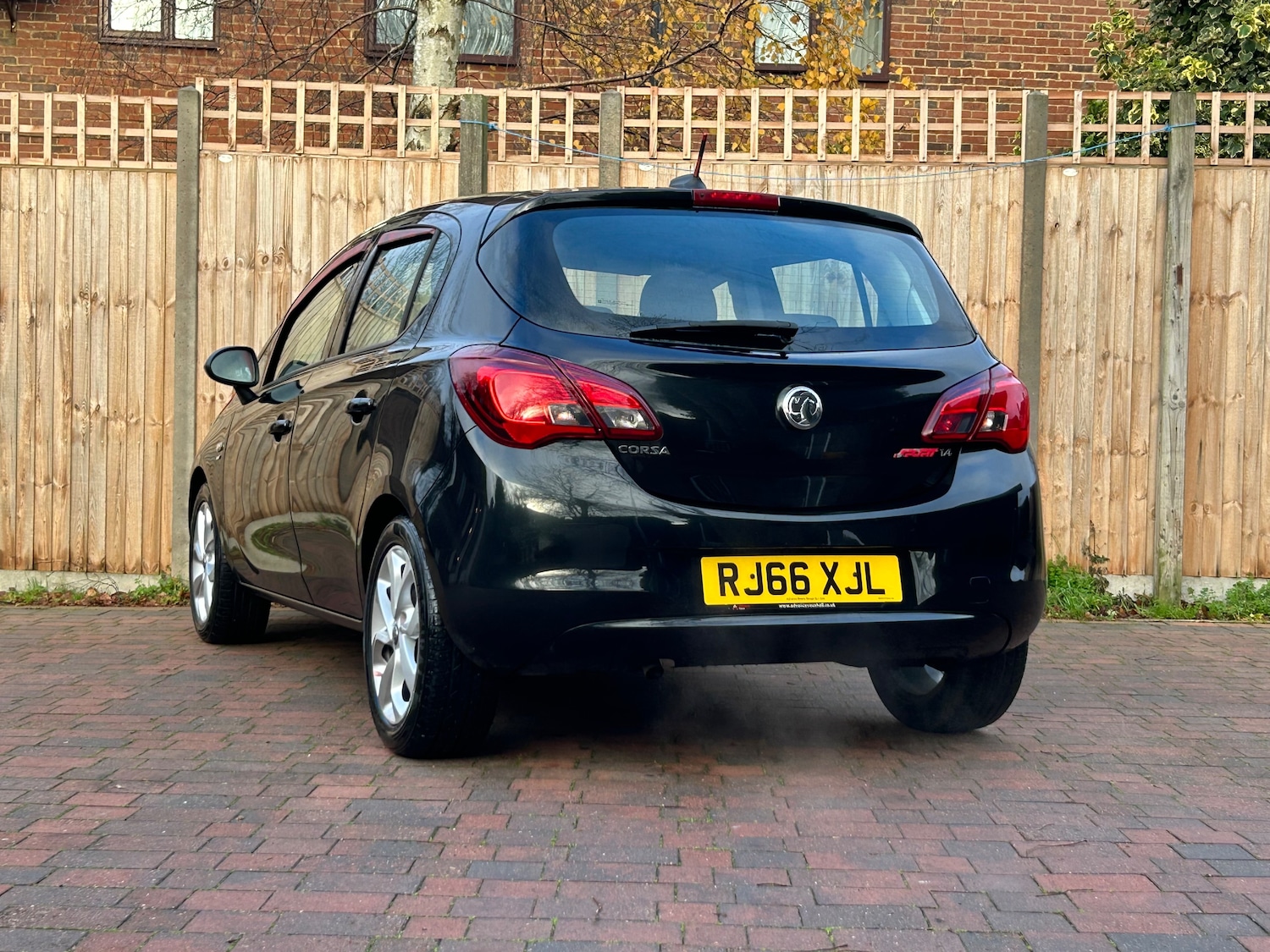 Used Vauxhall Corsa 2017 for sale - 76905202: Photo 2
