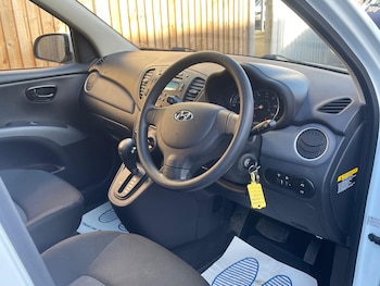 Used Hyundai i10 2013 for sale - 77234040: Photo