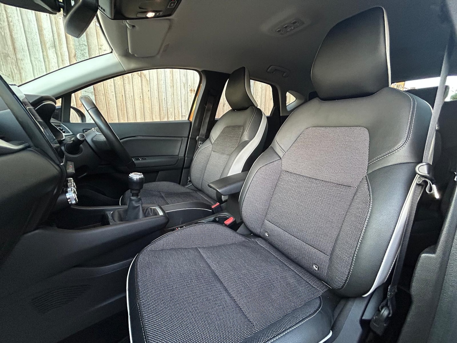 Used Renault Captur 2020 for sale - 76577449: Photo 23