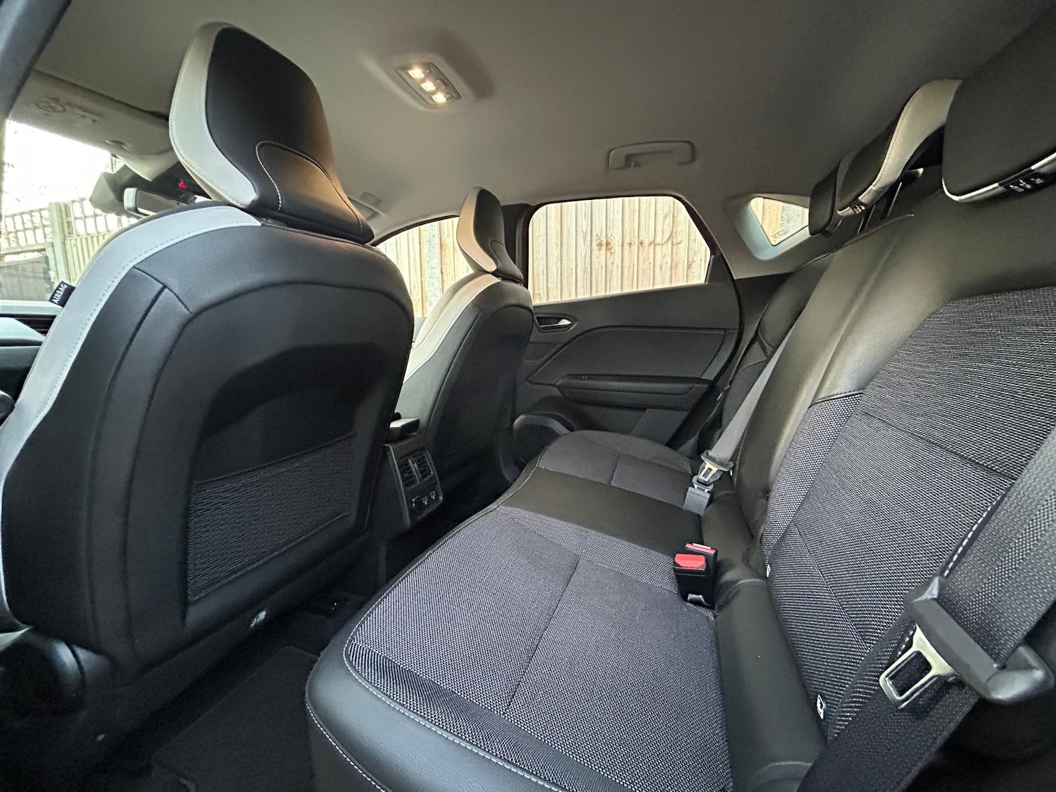 Used Renault Captur 2020 for sale - 76577449: Photo 24