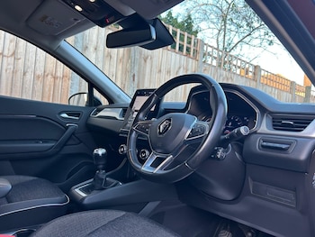 Used Renault Captur 2020 for sale - 76577449: Photo