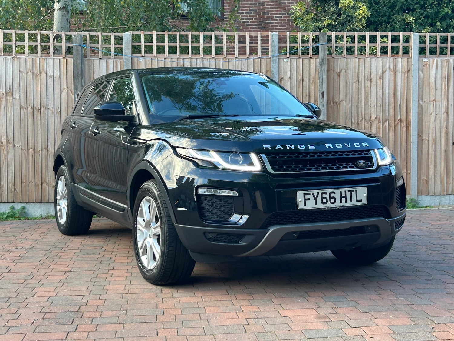 Used Land Rover Range Rover Evoque 2016 for sale - 76022144: Photo 1