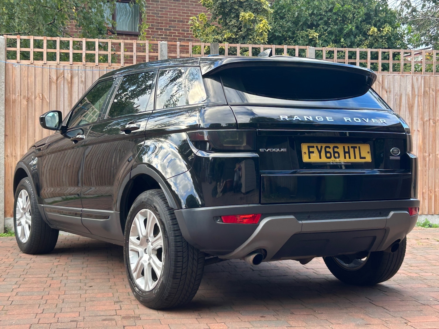 Used Land Rover Range Rover Evoque 2016 for sale - 76022144: Photo 2