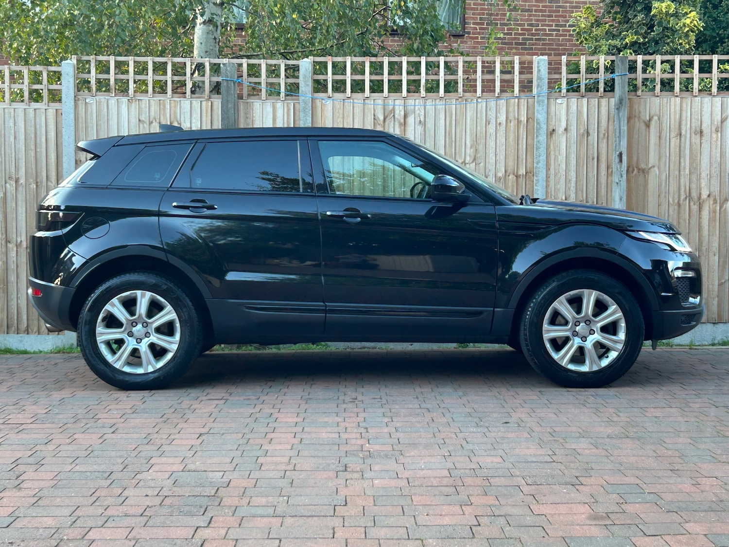 Used Land Rover Range Rover Evoque 2016 for sale - 76022144: Photo 3