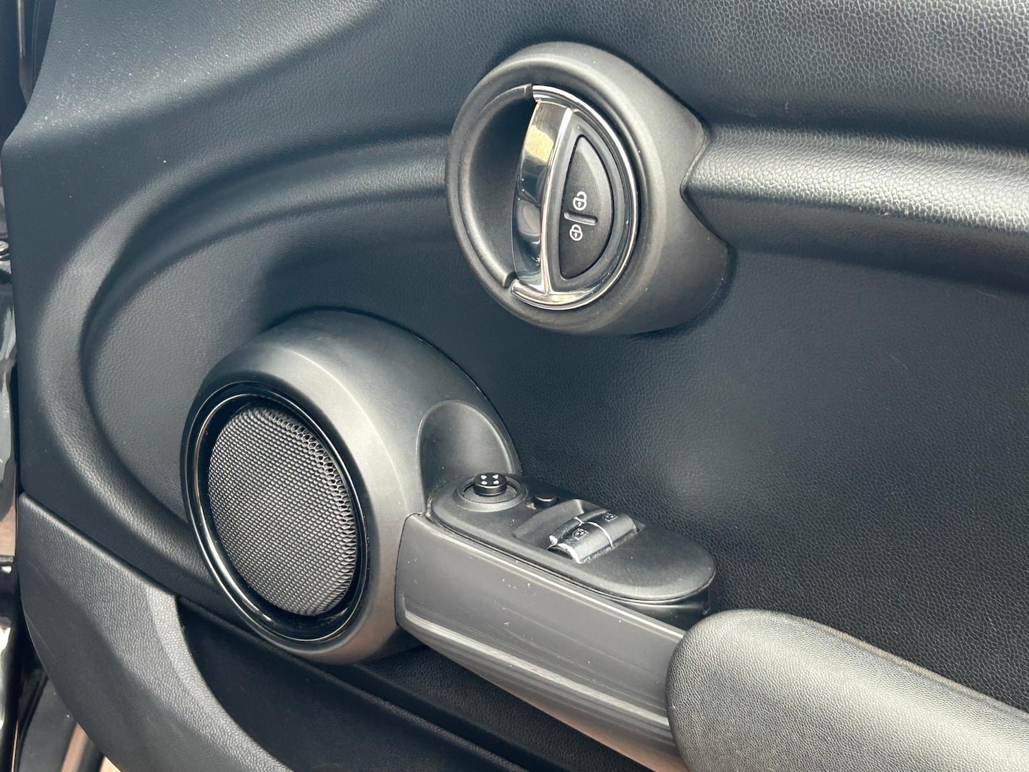 Used MINI Hatch 2017 for sale - 76487301: Photo 17