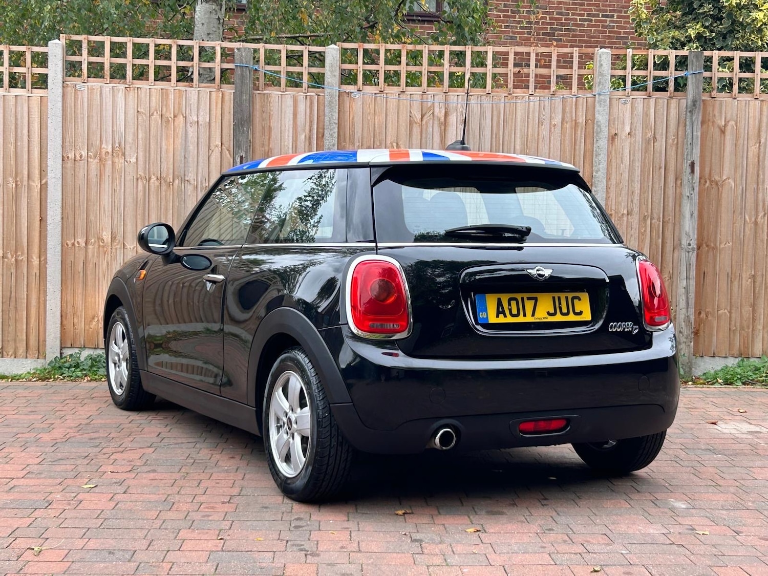 Used MINI Hatch 2017 for sale - 76487301: Photo 2