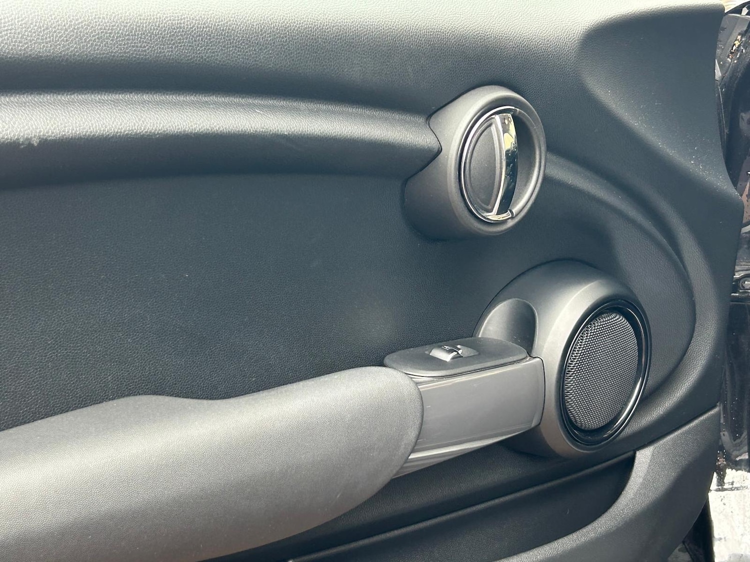 Used MINI Hatch 2017 for sale - 76487301: Photo 32