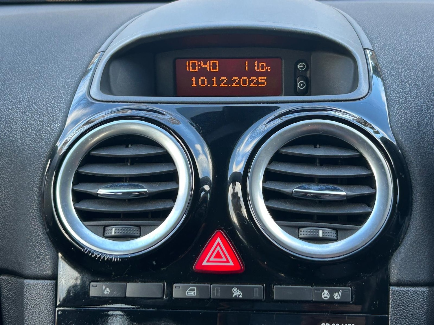 Used Vauxhall Corsa 2014 for sale - 76859362: Photo 4