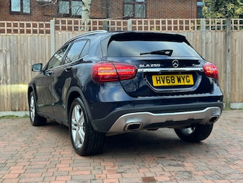 Used Mercedes-Benz GLA 2018 for sale - 77394220: Photo