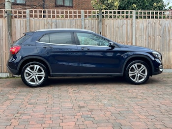 Used Mercedes-Benz GLA 2018 for sale - 77394220: Photo