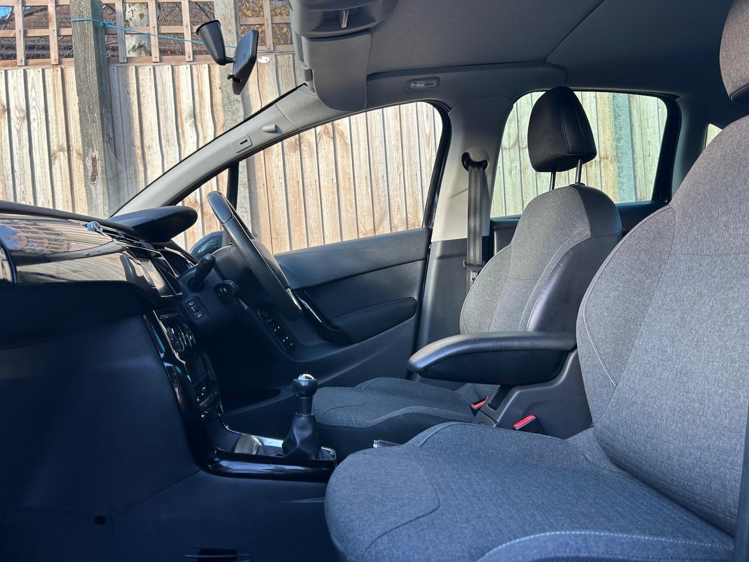 Used Citroen C3 2016 for sale - 76909298: Photo 25