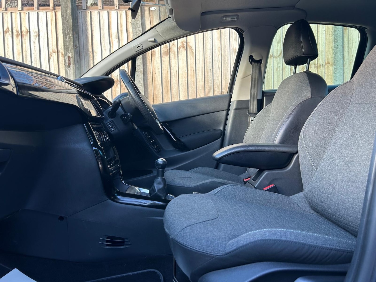 Used Citroen C3 2016 for sale - 76909298: Photo 28