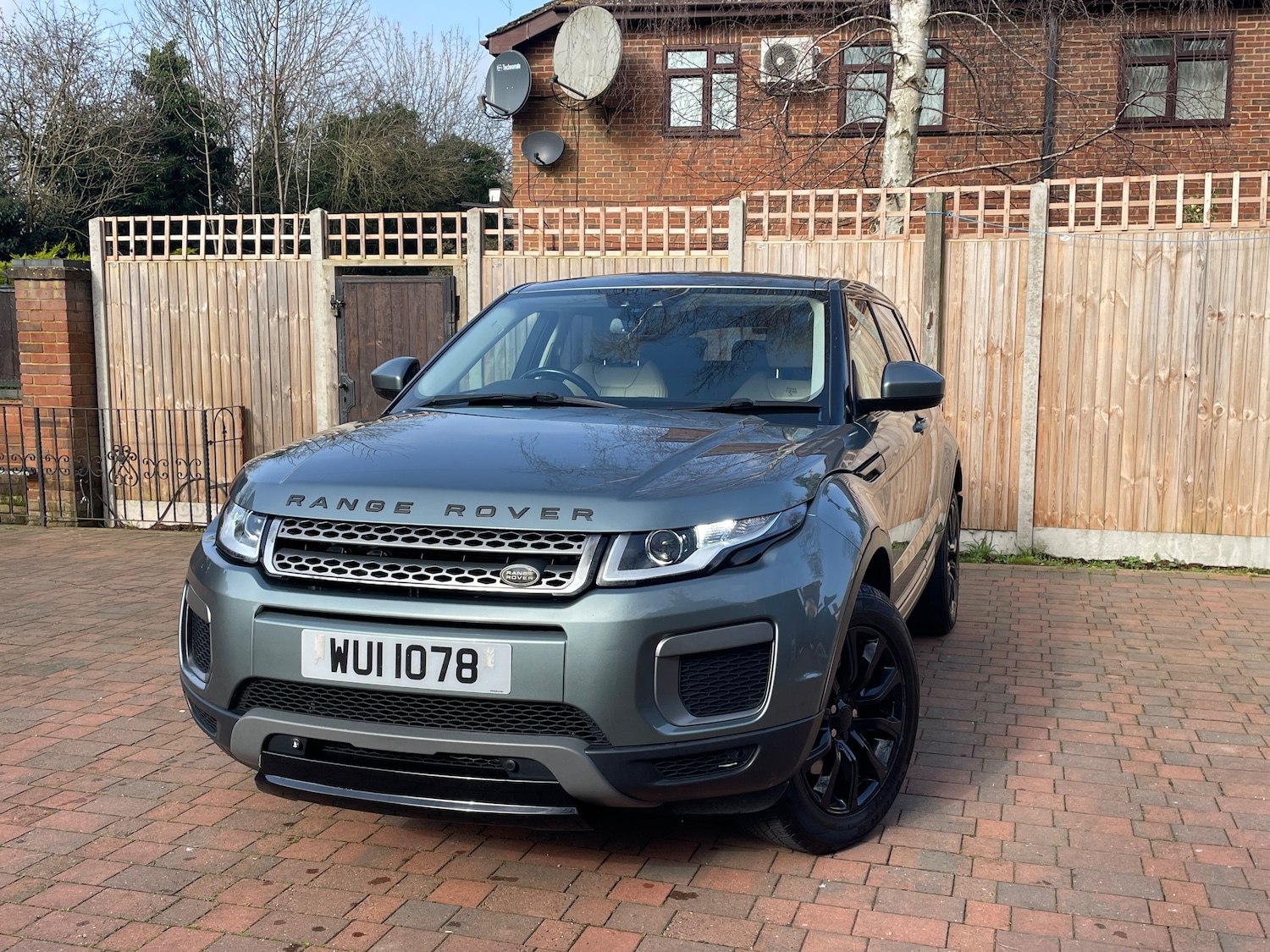 Used Land Rover Range Rover Evoque 2016 for sale - 77666010: Photo 5