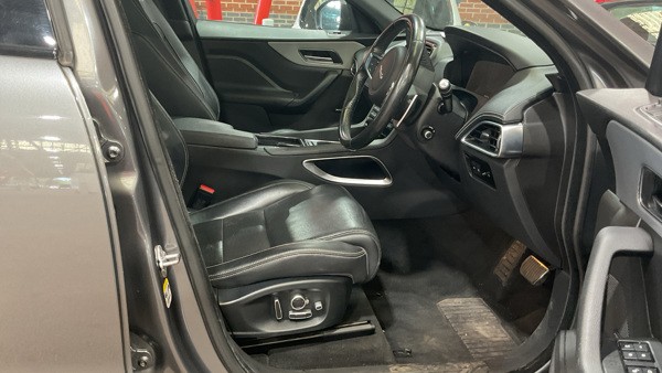 Used Jaguar F-Pace 2017 for sale - 78129200: Photo 4