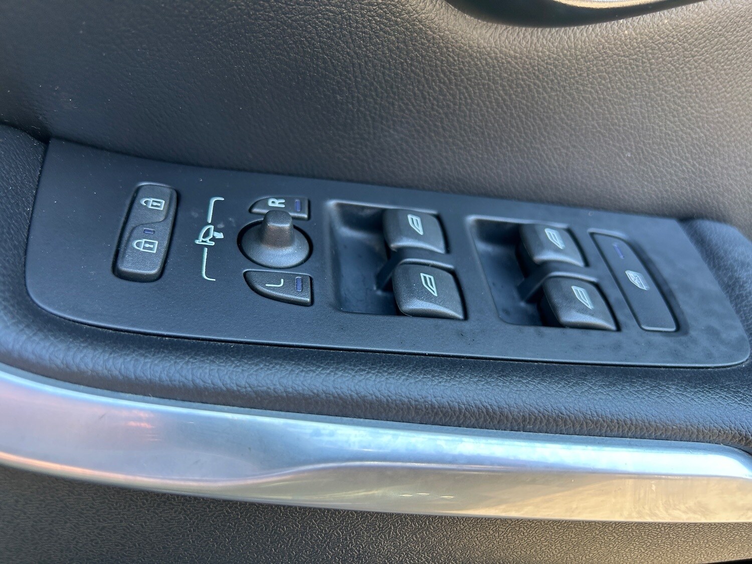 Used Volvo V40 2014 for sale - 76825796: Photo 8