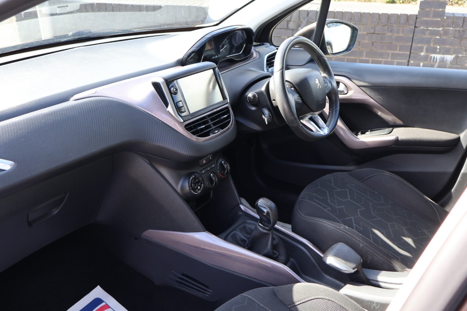 Used Peugeot 2008 2015 for sale - 76825798: Photo 11