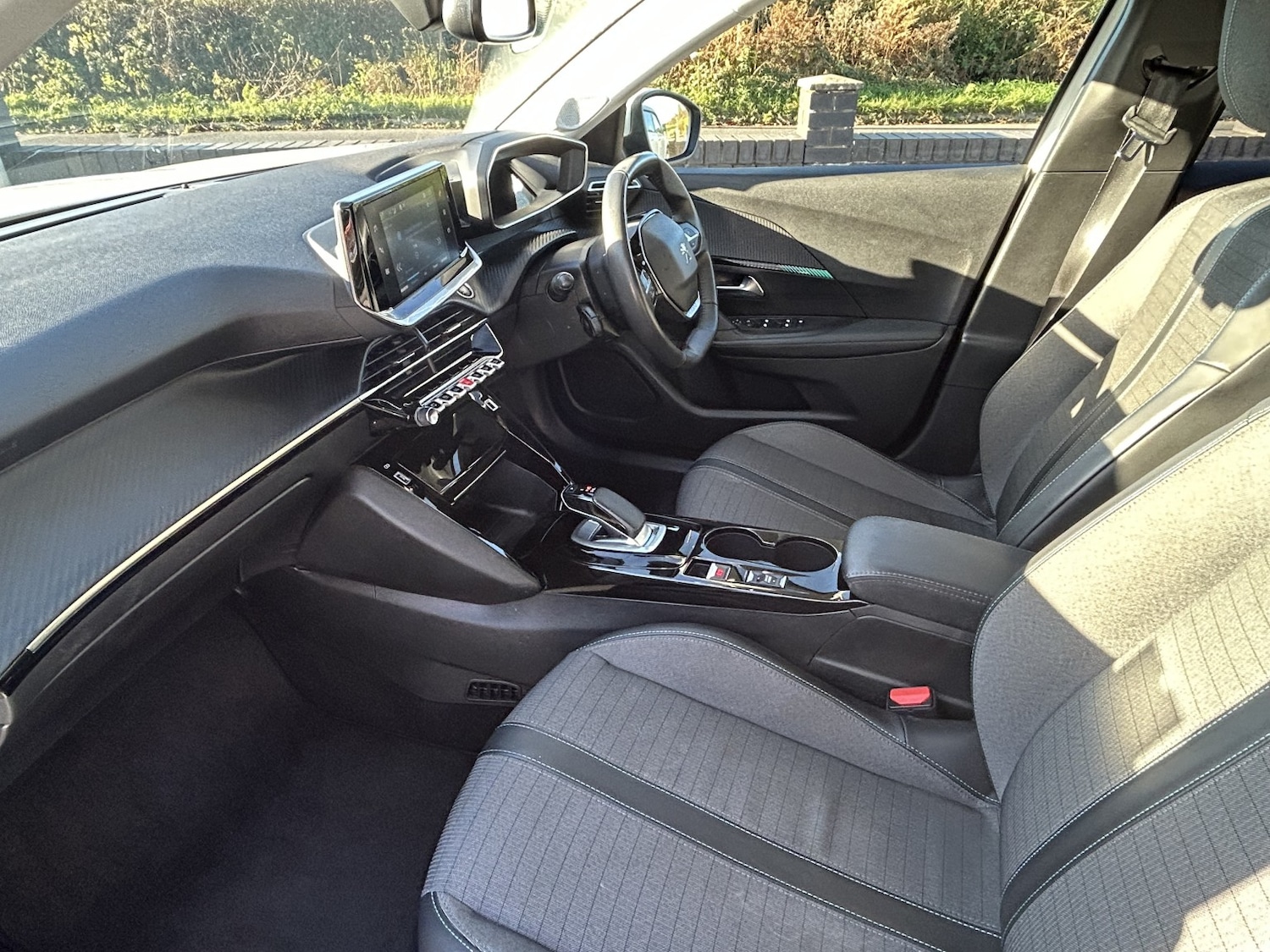 Used Peugeot 2008 2021 for sale - 76830354: Photo 12