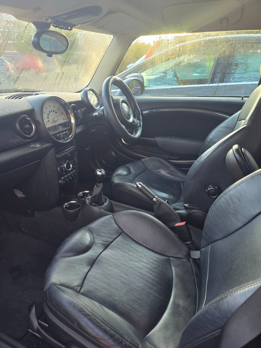 Used MINI Hatch 2010 for sale - 77140753: Photo 4