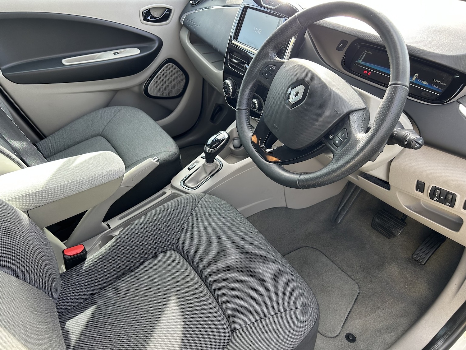 Used Renault Zoe 2016 for sale - 77694290: Photo 8