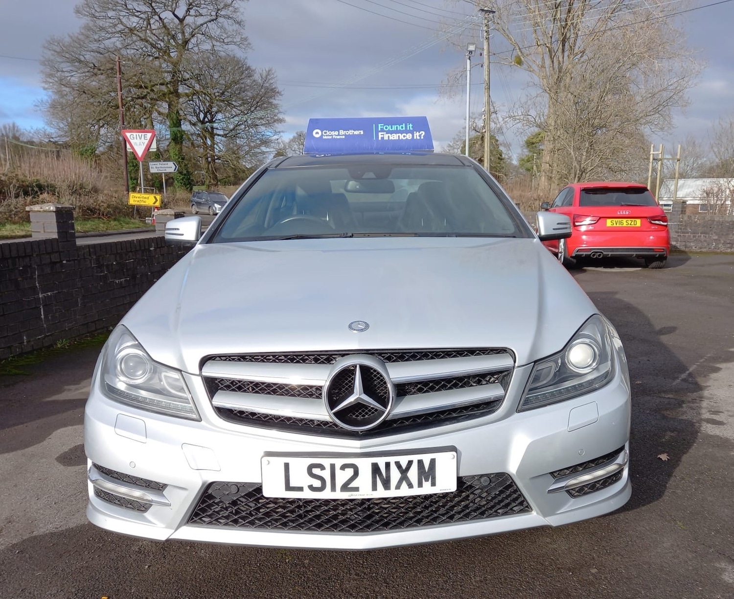Used Mercedes-Benz C Class 2012 for sale - 76825795: Photo 1