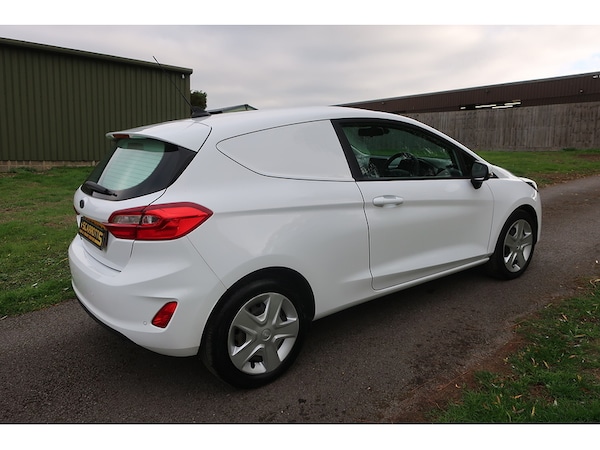 Used Ford Fiesta Van 2020 for sale - 76163715: Photo 2