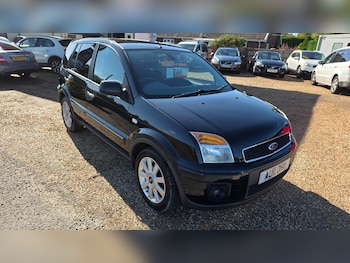 2011 (11) - 1.6 Titanium 5dr