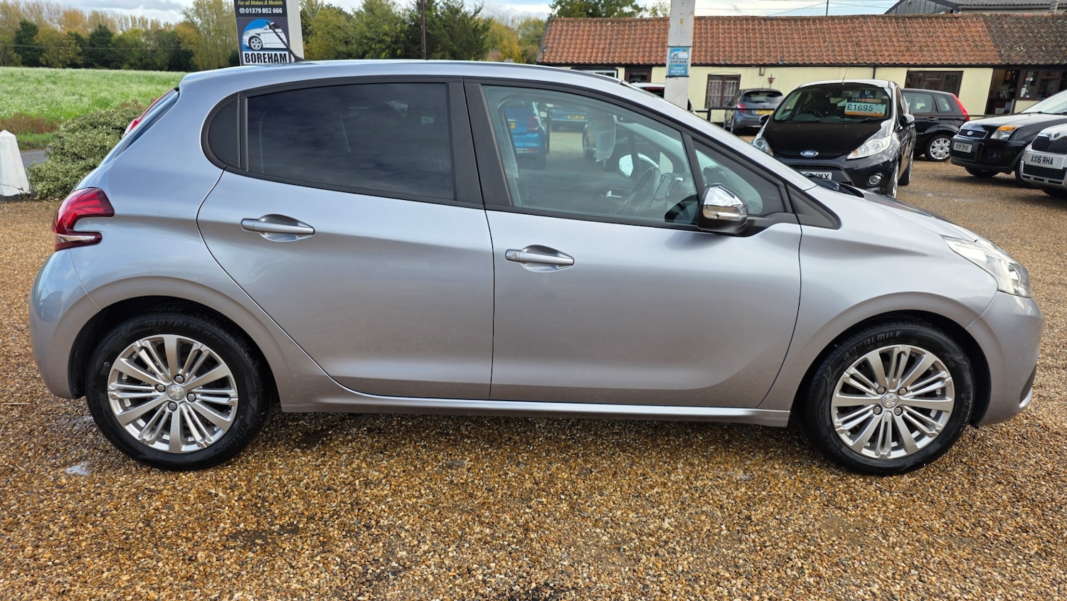 Used Peugeot 208 2019 for sale - 76357221: Photo 2