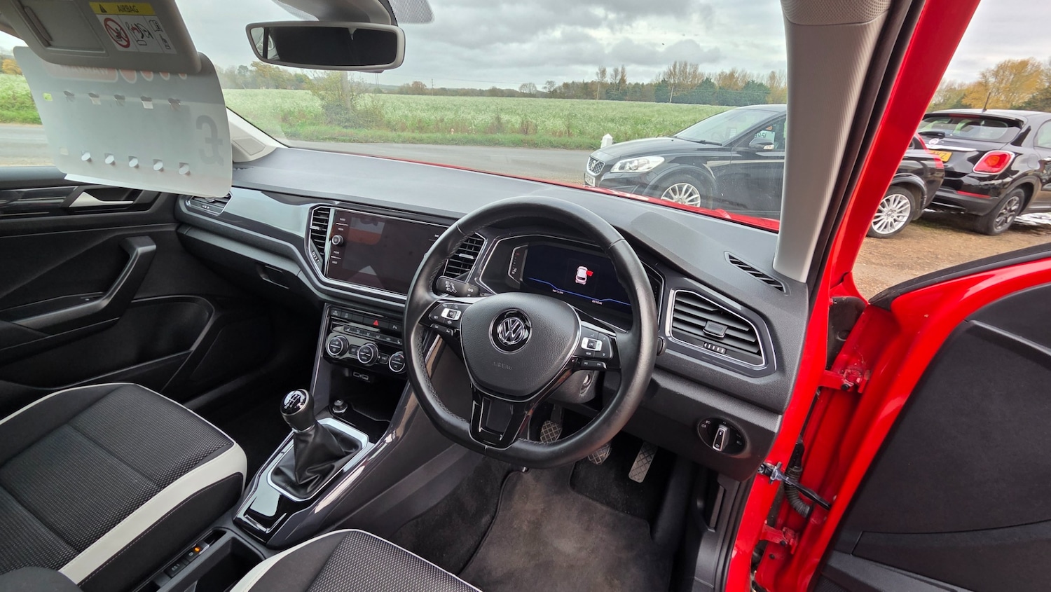 Used Volkswagen T-Roc 2019 for sale - 76468833: Photo 10