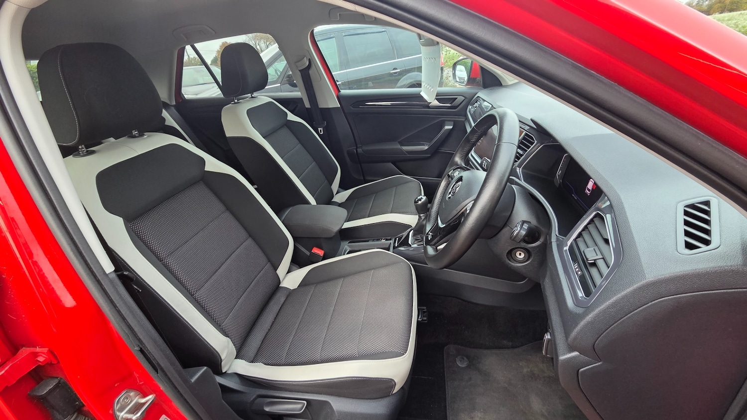 Used Volkswagen T-Roc 2019 for sale - 76468833: Photo 11