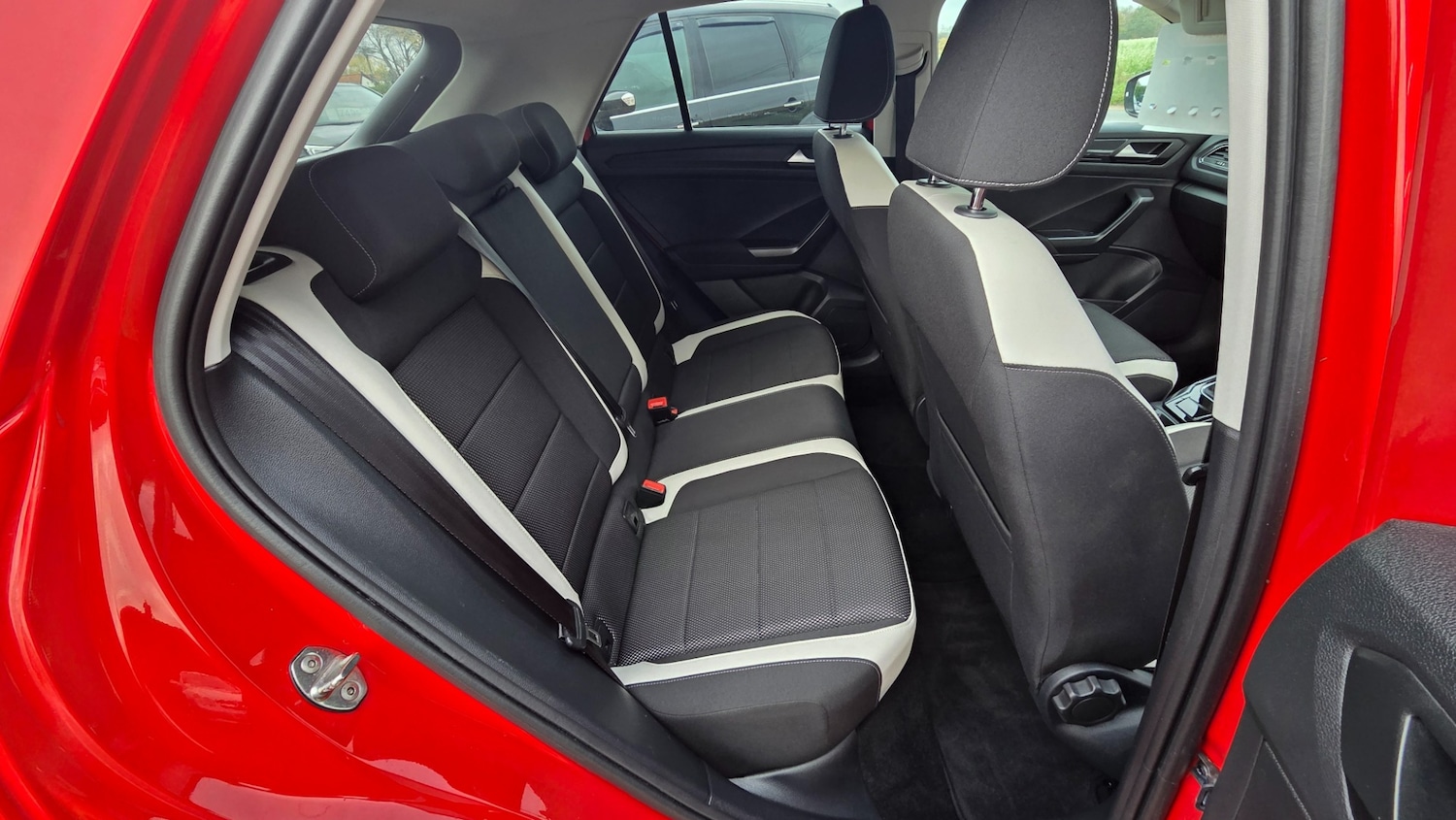 Used Volkswagen T-Roc 2019 for sale - 76468833: Photo 12