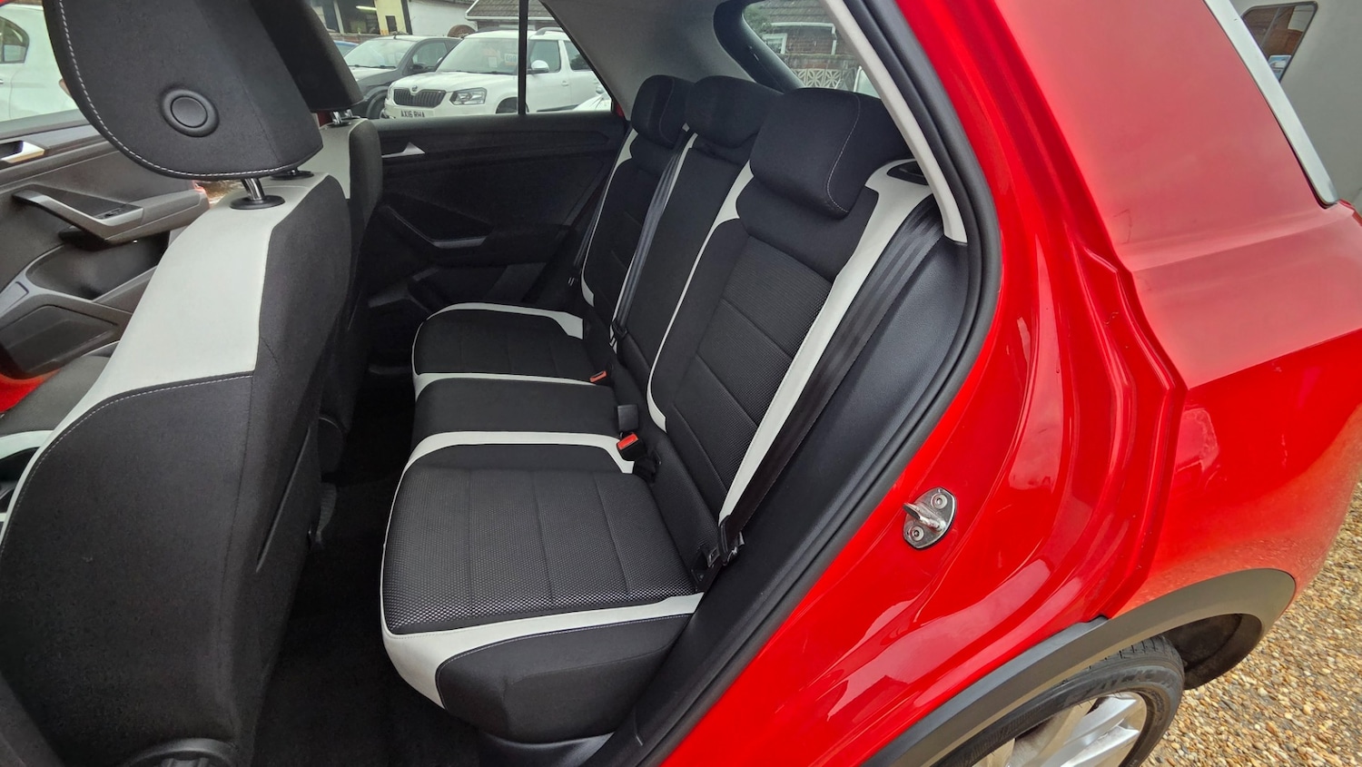 Used Volkswagen T-Roc 2019 for sale - 76468833: Photo 14