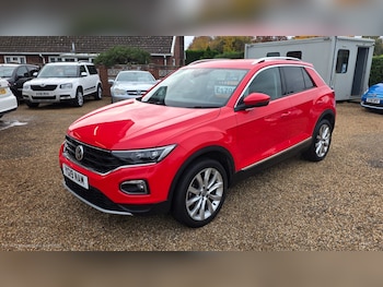Used Volkswagen T-Roc 2019 for sale - 76468833: Photo