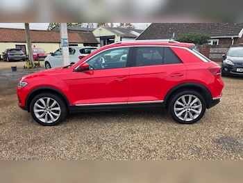 Used Volkswagen T-Roc 2019 for sale - 76468833: Photo