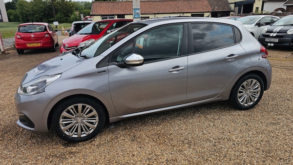 Used Peugeot 208 2019 for sale - 74858203: Photo 2