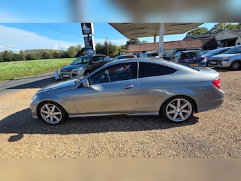Used Mercedes-Benz C-Class 2013 for sale - 76115447: Photo