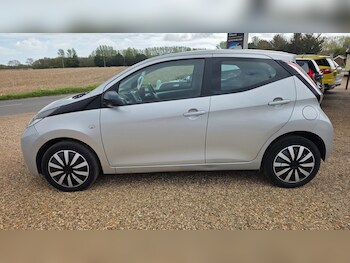 Used Toyota AYGO 2015 for sale - 78307859: Photo